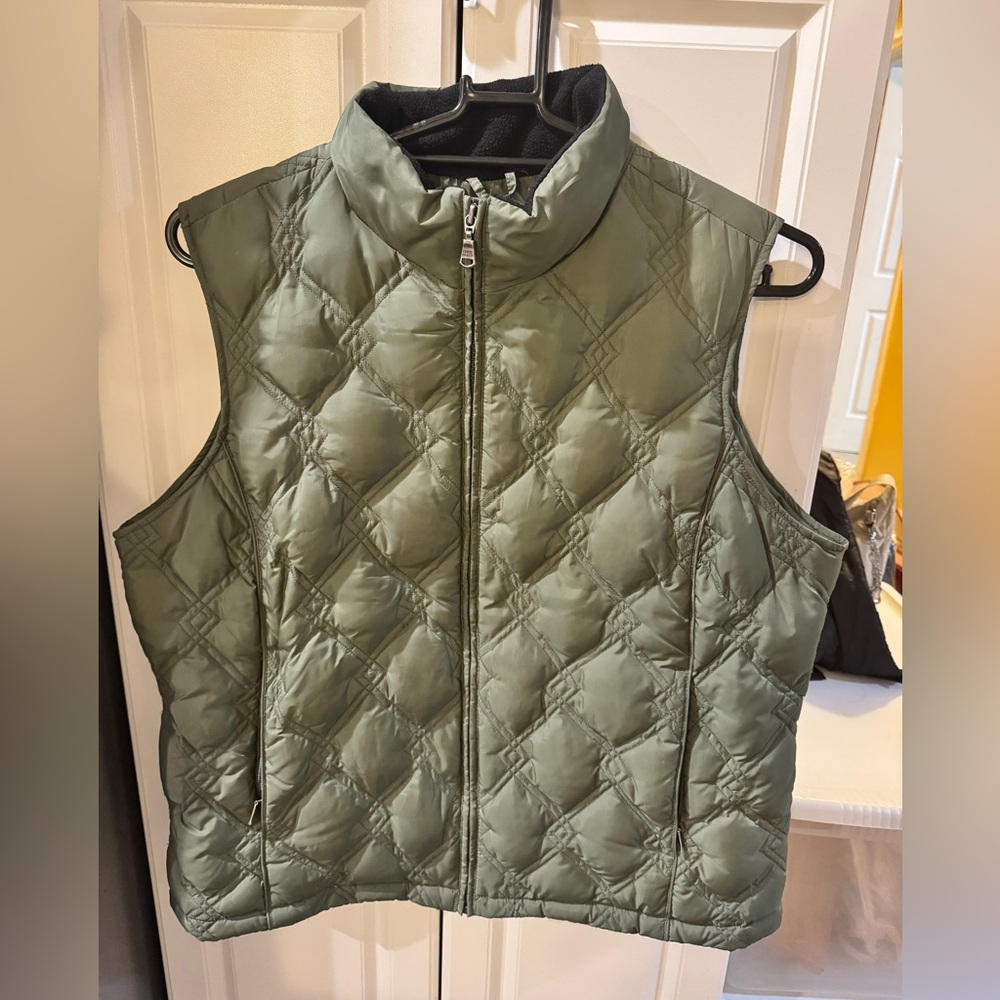 Eddie Bauer Dark Green Quilted Vest